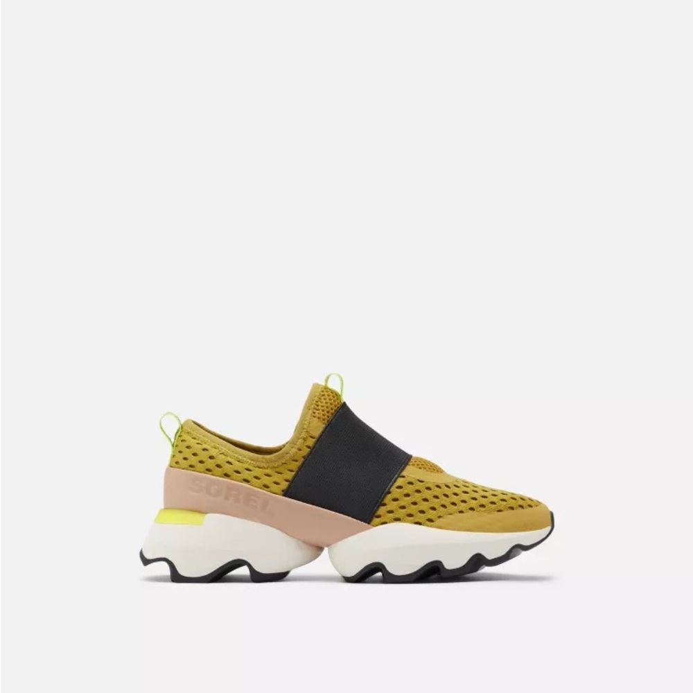 NIB Sorel Kinetic Impact Sneaker Size 6 - Dioxide Gold